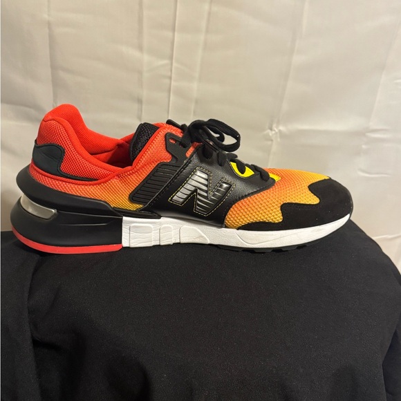 New Balance Orange, Yellow & Black Gradient Runner - Picture 6 of 9